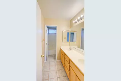 174 Castlewood Avenue, Lathrop, CA 95330 - Photo 30