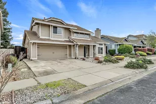 401 Ruby Ct, Roseville, CA 95678 - Photo 2