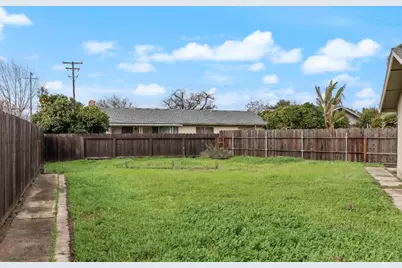 1713 Pikake, Ceres, CA 95307 - Photo 46