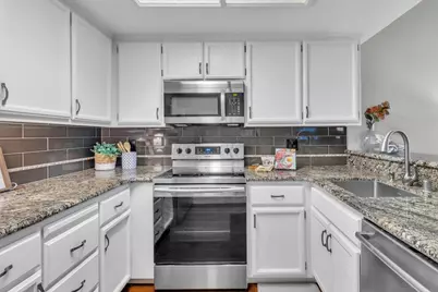 231 Live Oak Circle #2, Roseville, CA 95678 - Photo 2