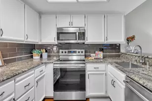 231 Live Oak Cir, Roseville, CA 95678 - Photo 2