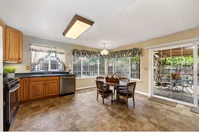 6624 Creekmont Way, Citrus Heights, CA 95621 - Photo 10