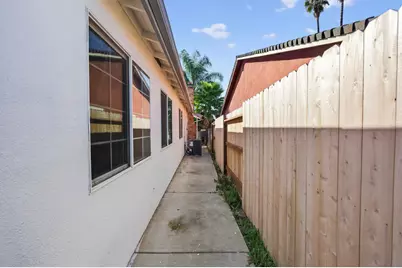 7821 Scottsdale Drive, Sacramento, CA 95828 - Photo 44