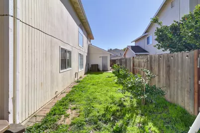 8775 Liscarney, Sacramento, CA 95828 - Photo 6
