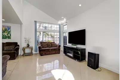 8775 Liscarney, Sacramento, CA 95828 - Photo 18