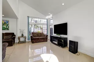 8775 Liscarney, Sacramento, CA 95828 - Photo 18