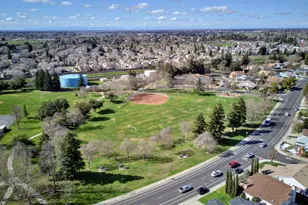 8775 Liscarney, Sacramento, CA 95828 - Photo 10