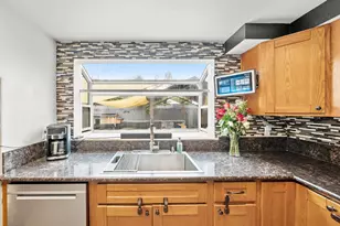 8048 Renton Way, Sacramento, CA 95828 - Photo 10