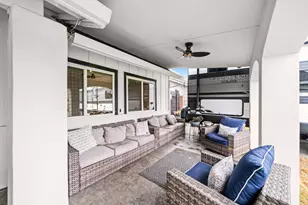 8048 Renton Way, Sacramento, CA 95828 - Photo 8