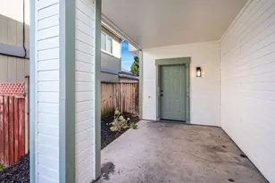 121 Bridgeview Ct, Crockett, CA 94525 - Photo 2
