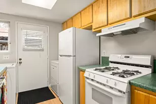 4007 Oak Villa Cir, Carmichael, CA 95608 - Photo 10