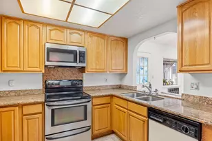 4928 Earlcort Cir, Sacramento, CA 95842 - Photo 20