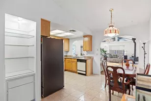 4928 Earlcort Cir, Sacramento, CA 95842 - Photo 18