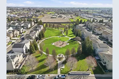 1711 Bella Lago Drive, Stockton, CA 95206 - Photo 38