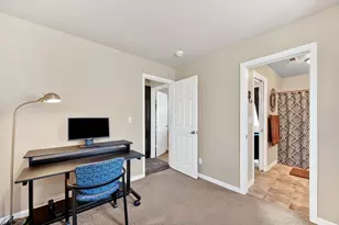 9122 Bungalow Way, Elk Grove, CA 95758 - Photo 32