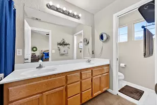 9122 Bungalow Way, Elk Grove, CA 95758 - Photo 36