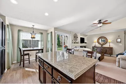 9122 Bungalow Way, Elk Grove, CA 95758 - Photo 14