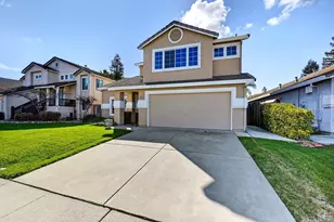 9122 Bungalow Way, Elk Grove, CA 95758 - Photo 4