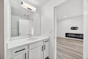 2431 Cleat Ln, Sacramento, CA 95818 - Photo 20