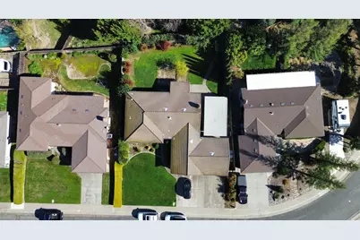 6815 Antigua Way, Sacramento, CA 95831 - Photo 2