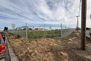 1144 G St, Los Banos, CA 93635 - Photo 1