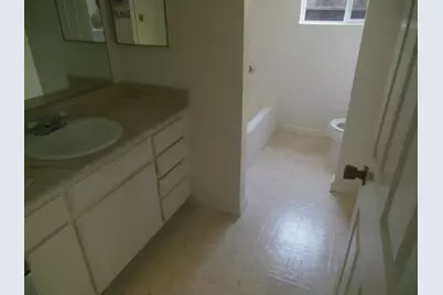 2446 Golden Bear Circle, Stockton, CA 95209 - Photo 8