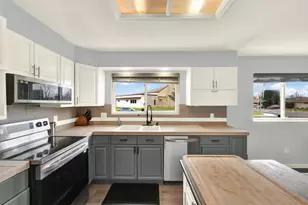 1654 Donner Way, Woodland, CA 95695 - Photo 10