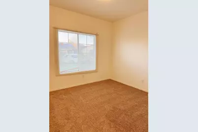 747 Windsor Court, Los Banos, CA 93635 - Photo 12