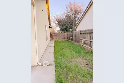 747 Windsor Court, Los Banos, CA 93635 - Photo 18