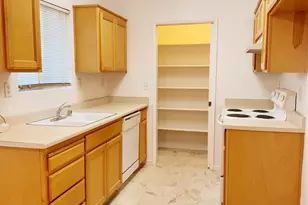 747 Windsor Ct, Los Banos, CA 93635 - Photo 4