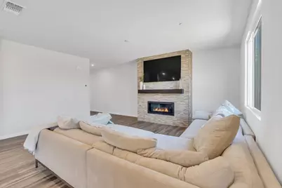 9597 Ogden Ranch Road, Sacramento, CA 95829 - Photo 10