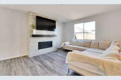 9597 Ogden Ranch Road, Sacramento, CA 95829 - Photo 12