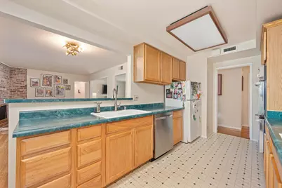 8921 Rosewood Drive, Sacramento, CA 95826 - Photo 10