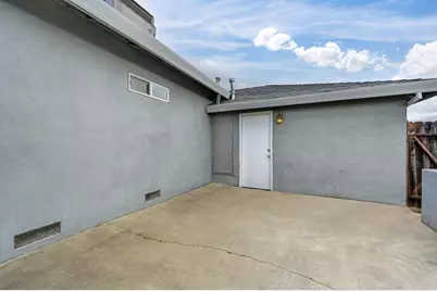 5204 Bradford Drive, Sacramento, CA 95820 - Photo 26