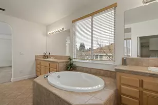 1054 Ledgestone Dr, Folsom, CA 95630 - Photo 32