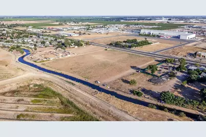 4865 E Jensen Avenue, Fresno, CA 93725 - Photo 16