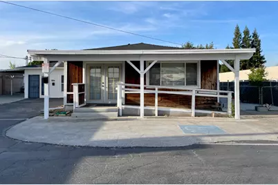 1120 W F Street, Oakdale, CA 95361 - Photo 2