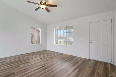 1049 Lake Park Avenue, Galt, CA 95632 - Photo 6