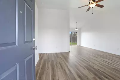 1049 Lake Park Avenue, Galt, CA 95632 - Photo 4