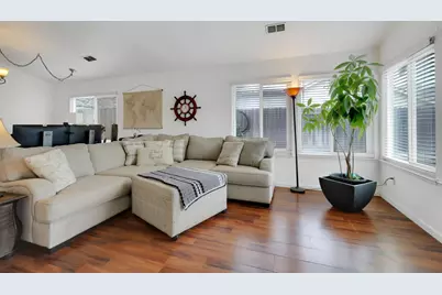 8115 Sonoma Hills Way, Sacramento, CA 95828 - Photo 6