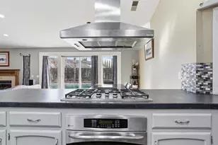 537 Elmwood Dr, Los Banos, CA 93635 - Photo 14