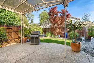 2070 Fenmore Way, Sacramento, CA 95835 - Photo 36