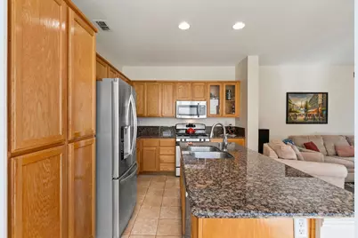 2070 Fenmore Way, Sacramento, CA 95835 - Photo 16