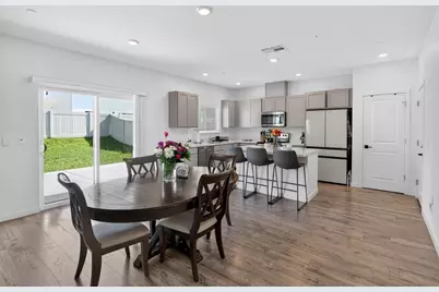 8883 Sebago Way, Elk Grove, CA 95758 - Photo 18