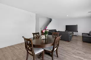 8883 Sebago Wy, Elk Grove, CA 95758 - Photo 14