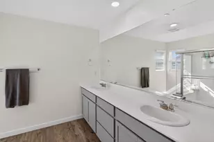 8883 Sebago Wy, Elk Grove, CA 95758 - Photo 32