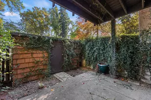 2241 Woodside Ln, Sacramento, CA 95825 - Photo 12