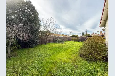 1118 Fallbrook Drive, Stockton, CA 95210 - Photo 36