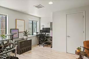 1327 E Sutter Walk, Sacramento, CA 95816 - Photo 36