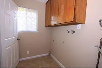 7702 Loucreta Drive, Sacramento, CA 95828 - Photo 16
